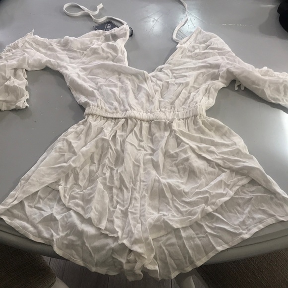 Never worn white romper - Picture 1 of 2